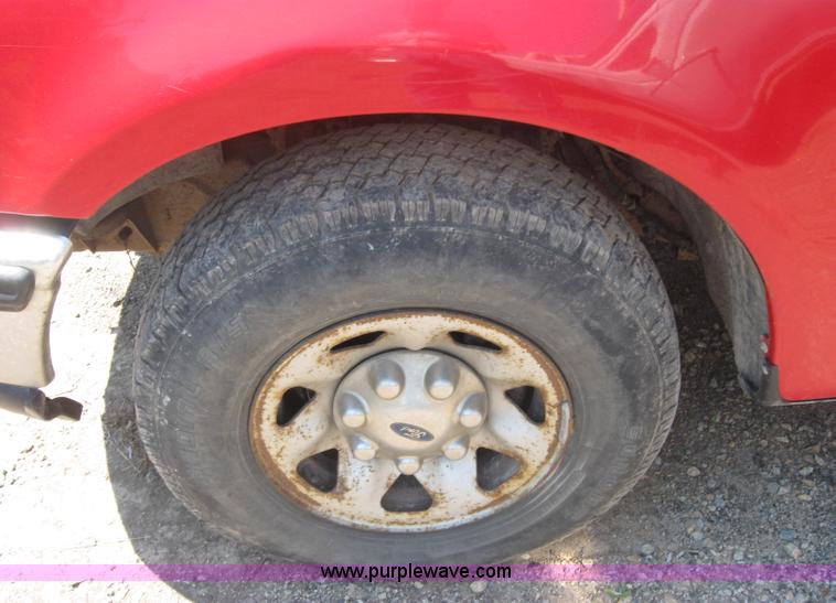 image for item 2318 1997 Ford F250 pickup truck