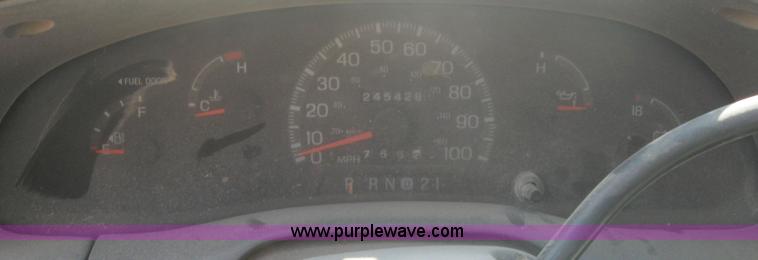 image for item 2318 1997 Ford F250 pickup truck