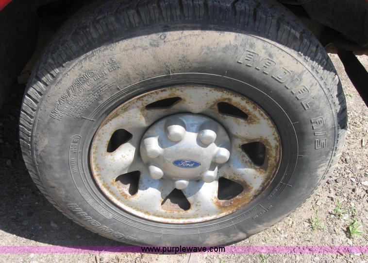 image for item 2318 1997 Ford F250 pickup truck