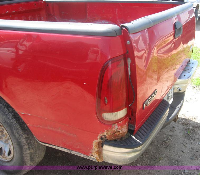 image for item 2318 1997 Ford F250 pickup truck