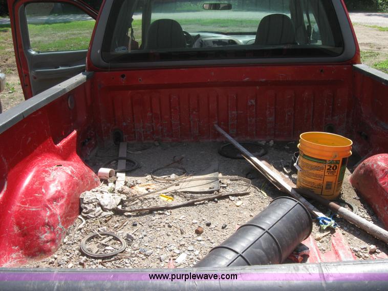 image for item 2318 1997 Ford F250 pickup truck