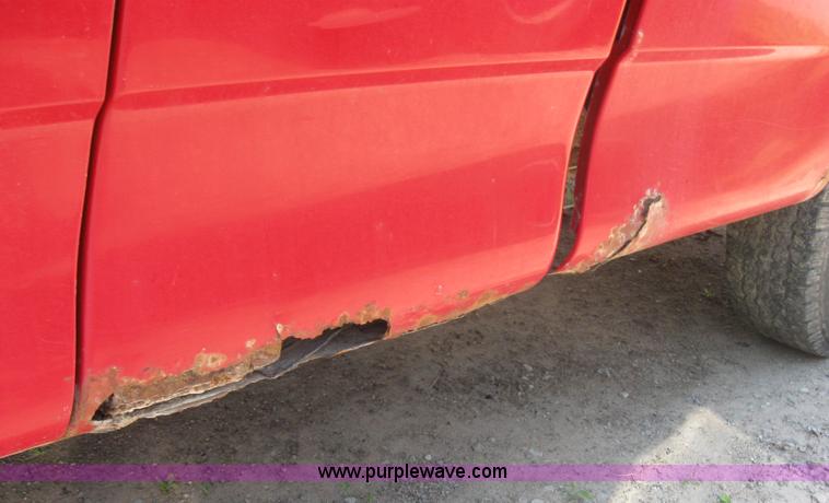 image for item 2318 1997 Ford F250 pickup truck