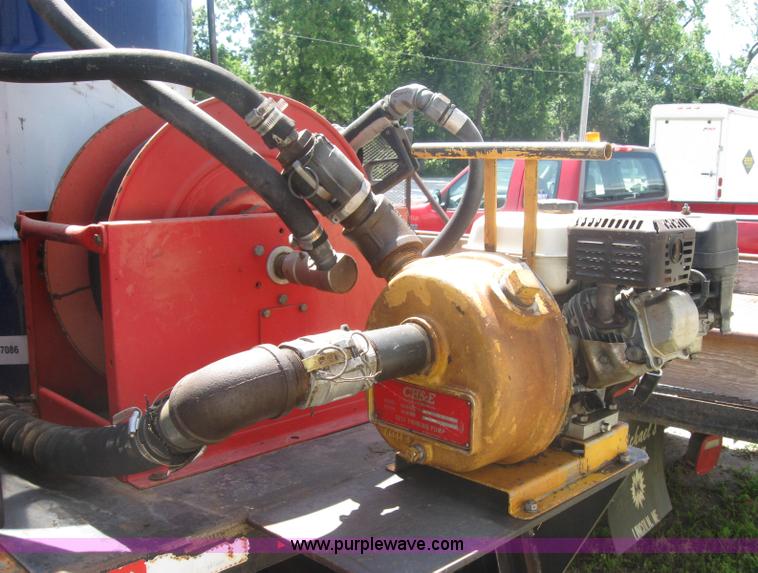 image for item 2319 1985 International S2375 service truck