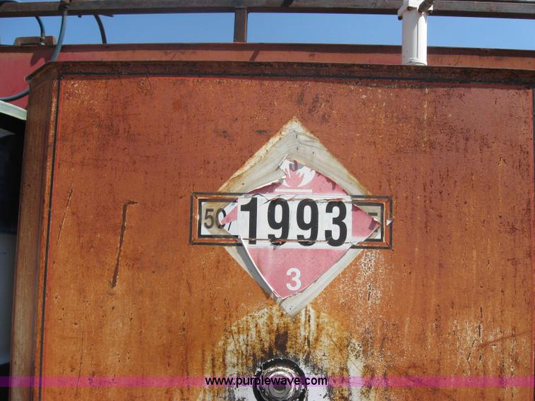 image for item 2319 1985 International S2375 service truck