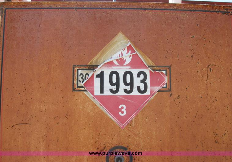 image for item 2319 1985 International S2375 service truck