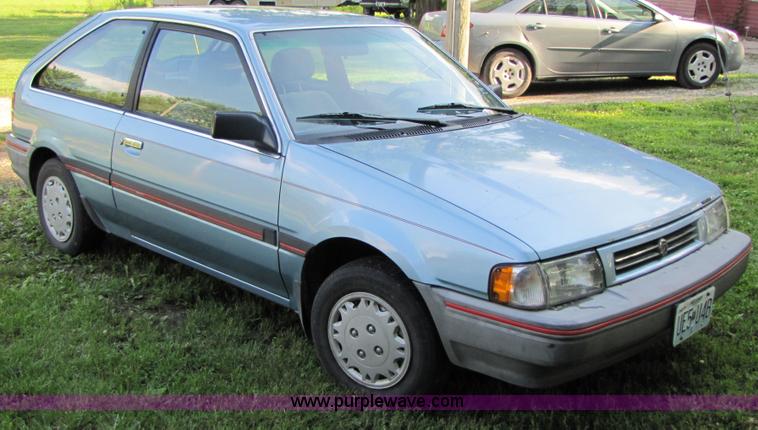 image for item 3312 1989 Mercury Tracer hatchback