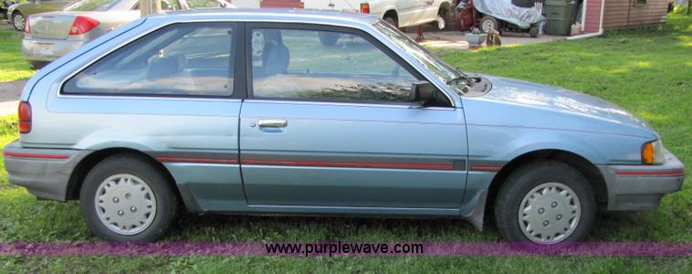 image for item 3312 1989 Mercury Tracer hatchback