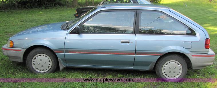 image for item 3312 1989 Mercury Tracer hatchback