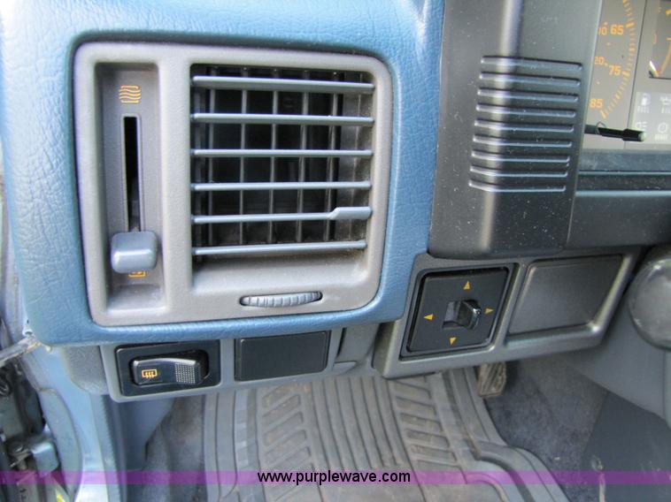 image for item 3312 1989 Mercury Tracer hatchback