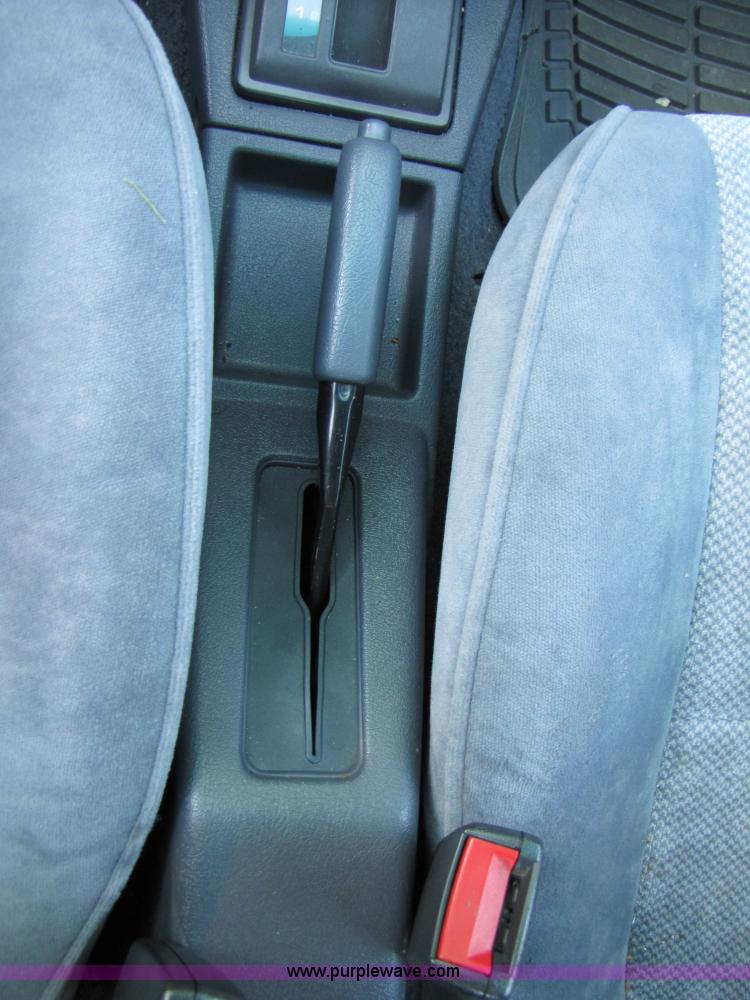 image for item 3312 1989 Mercury Tracer hatchback