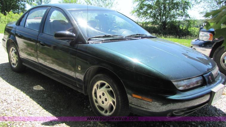 image for item 3360 1997 Saturn SL2