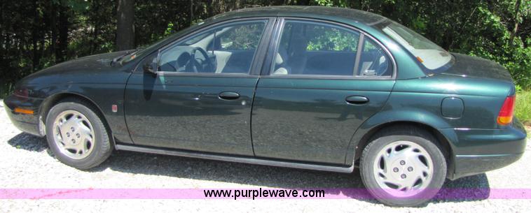 image for item 3360 1997 Saturn SL2