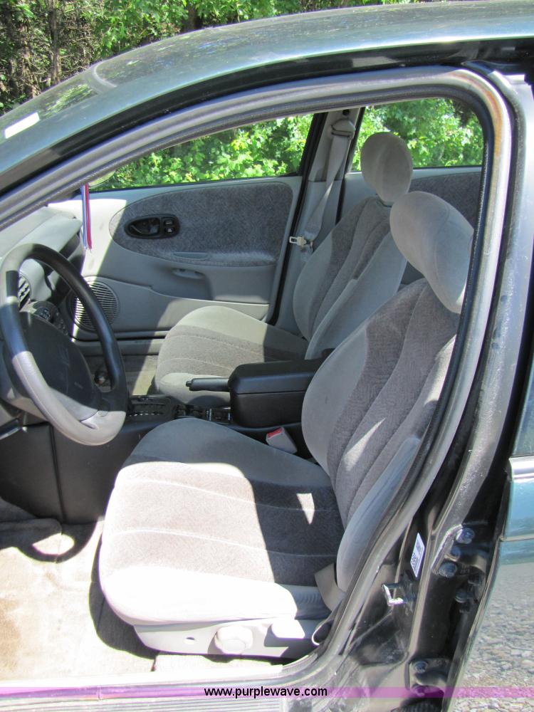 image for item 3360 1997 Saturn SL2