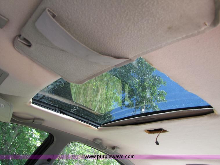 image for item 3360 1997 Saturn SL2