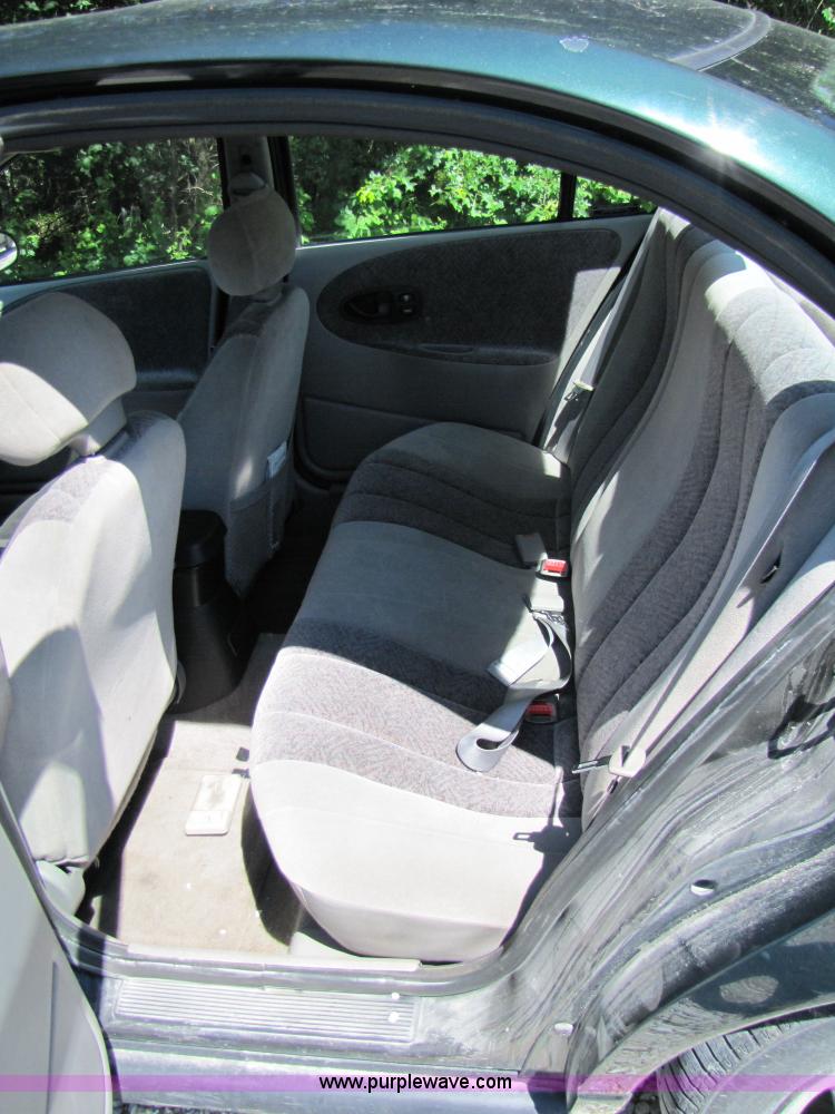 image for item 3360 1997 Saturn SL2