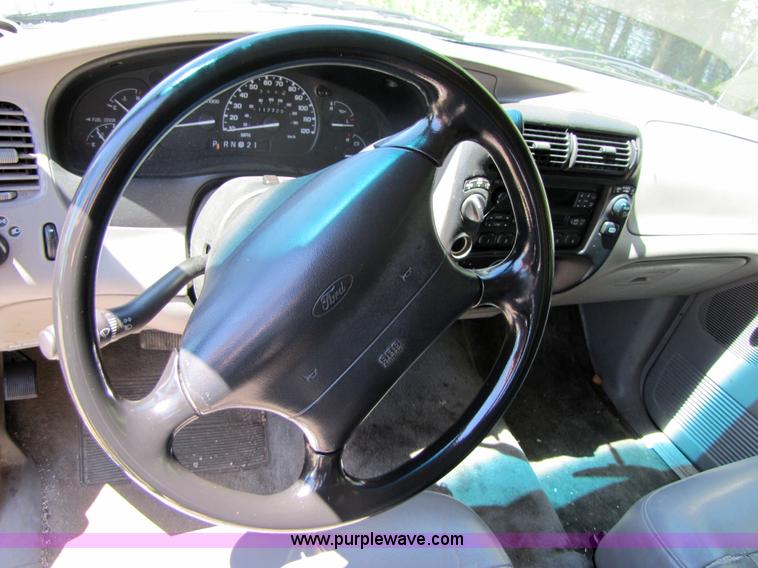 image for item 3361 2000 Ford Explorer XL