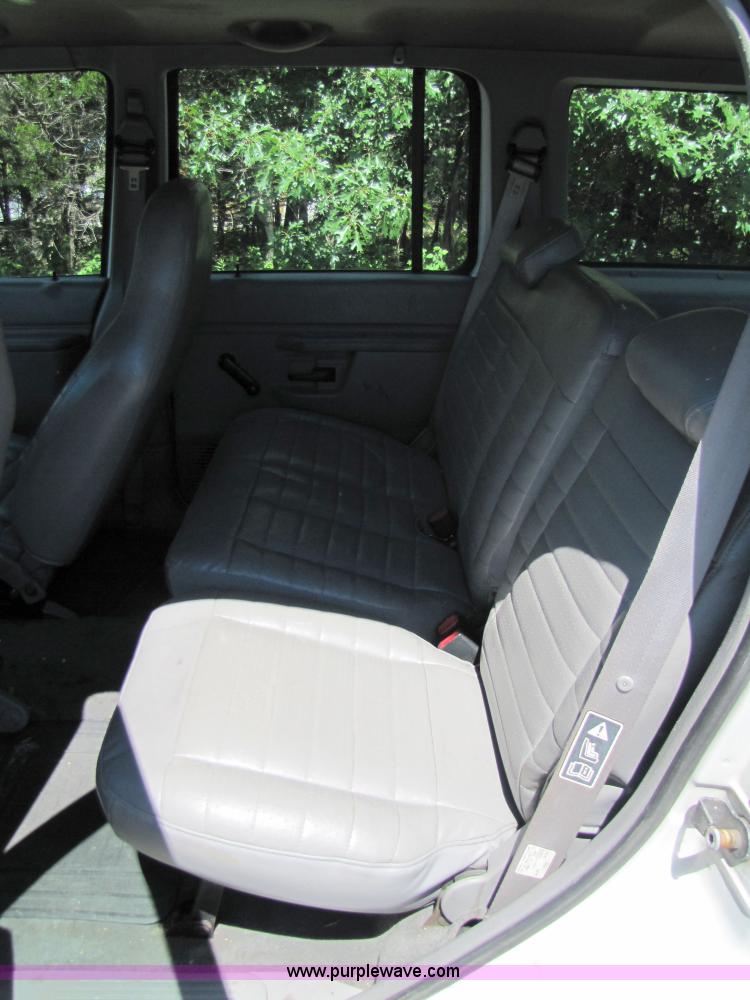 image for item 3361 2000 Ford Explorer XL