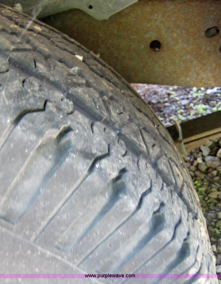 image for item 3361 2000 Ford Explorer XL