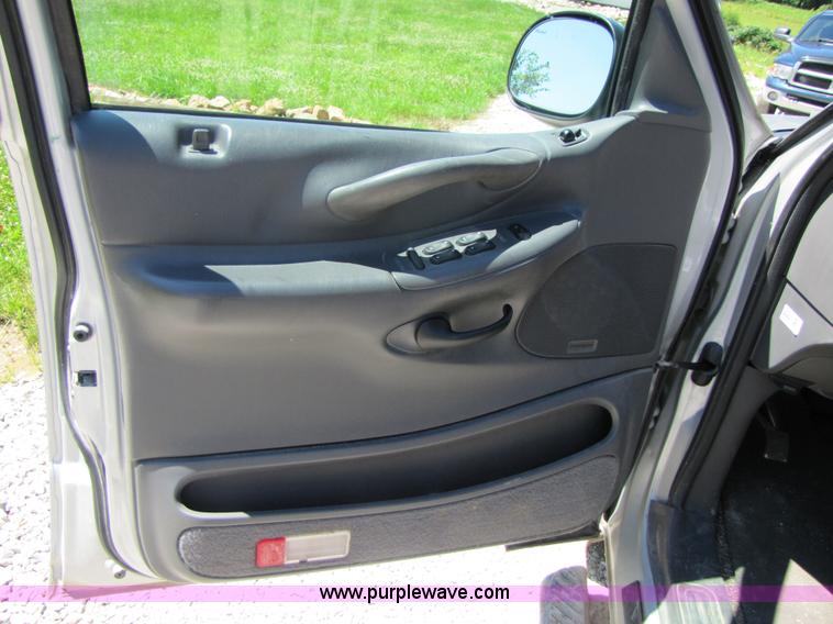 image for item 3362 2001 Ford Expedition XLT