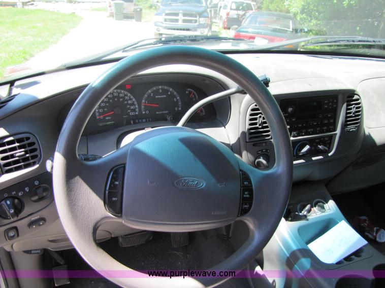 image for item 3362 2001 Ford Expedition XLT