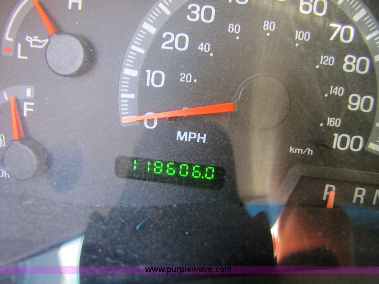 image for item 3362 2001 Ford Expedition XLT