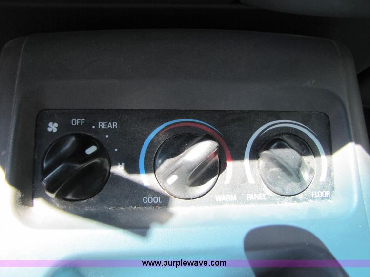image for item 3362 2001 Ford Expedition XLT