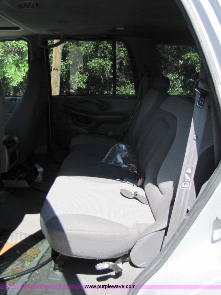 image for item 3362 2001 Ford Expedition XLT