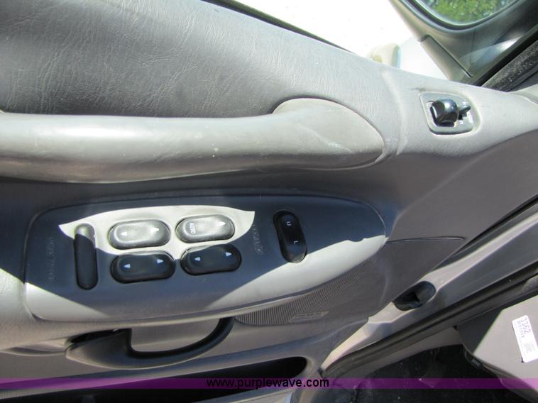 image for item 3362 2001 Ford Expedition XLT