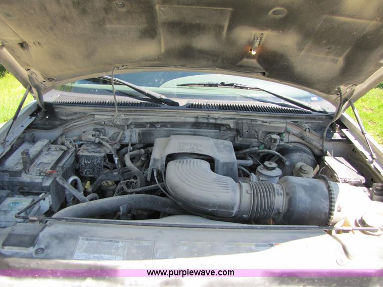 image for item 3362 2001 Ford Expedition XLT