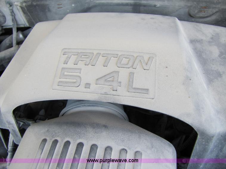 image for item 3362 2001 Ford Expedition XLT