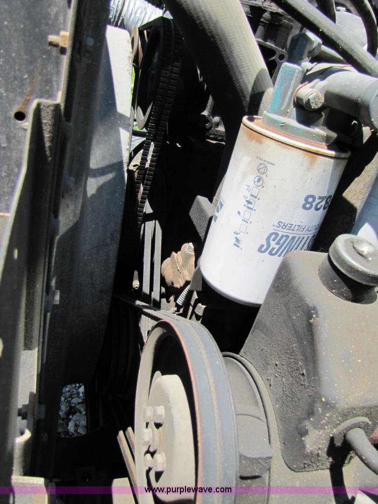 image for item 3363 1986 International S1754 flatbed truck