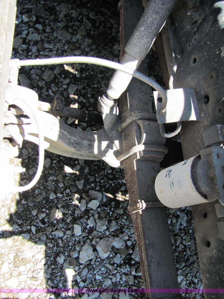 image for item 3363 1986 International S1754 flatbed truck