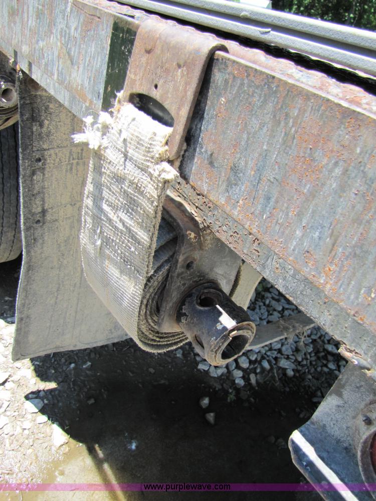 image for item 3363 1986 International S1754 flatbed truck