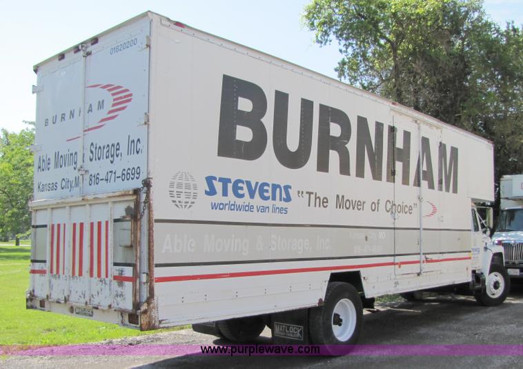 image for item 3375 1987 International Series 1954 26' ban box truck