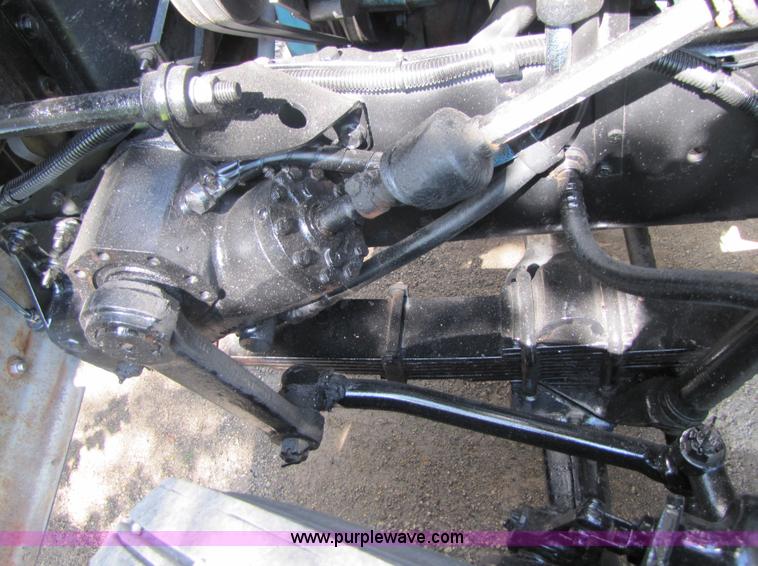 image for item 3375 1987 International Series 1954 26' ban box truck