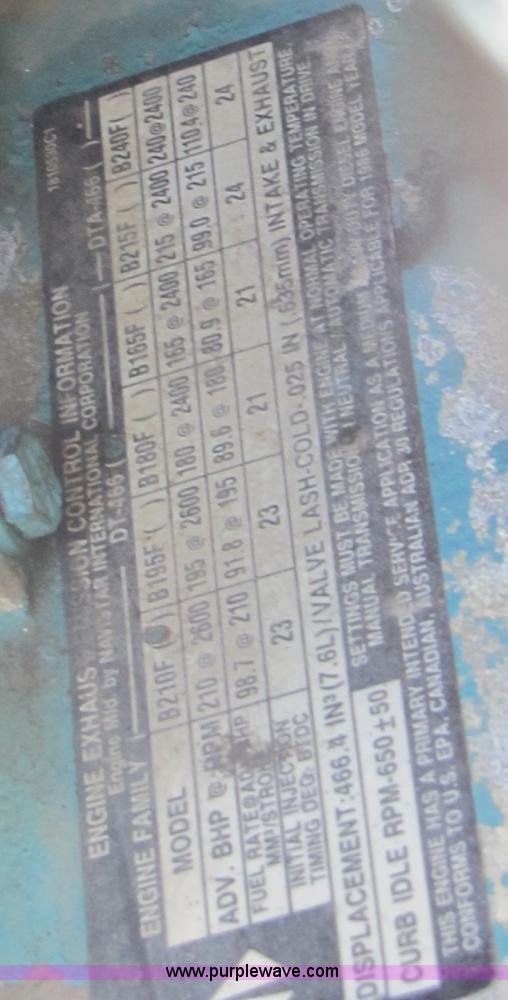 image for item 3375 1987 International Series 1954 26' ban box truck