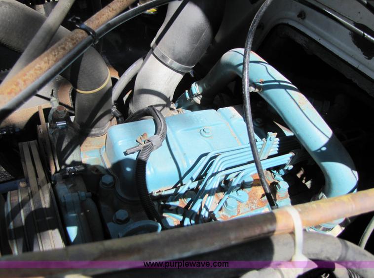 image for item 3375 1987 International Series 1954 26' ban box truck