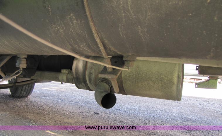 image for item 3375 1987 International Series 1954 26' ban box truck