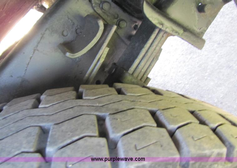 image for item 3375 1987 International Series 1954 26' ban box truck