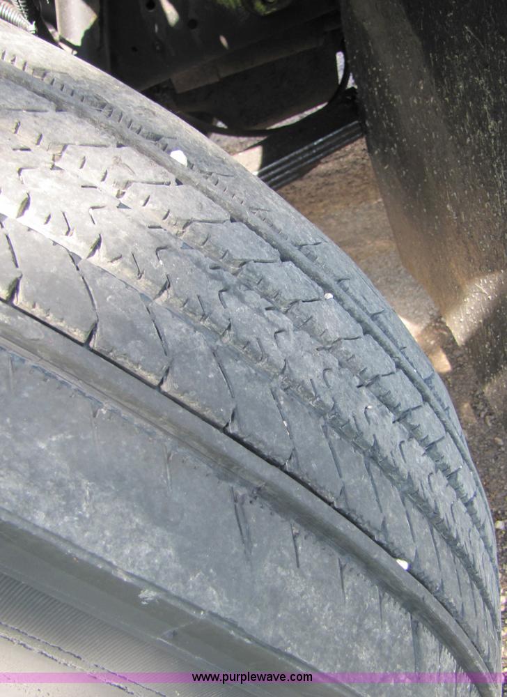 image for item 3375 1987 International Series 1954 26' ban box truck