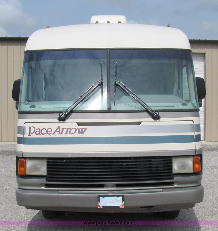 image for item 3381 1992 Fleetwood Pace Arrow RV