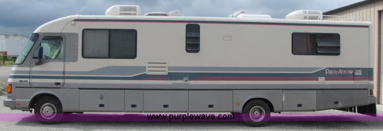 image for item 3381 1992 Fleetwood Pace Arrow RV