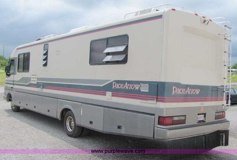 image for item 3381 1992 Fleetwood Pace Arrow RV