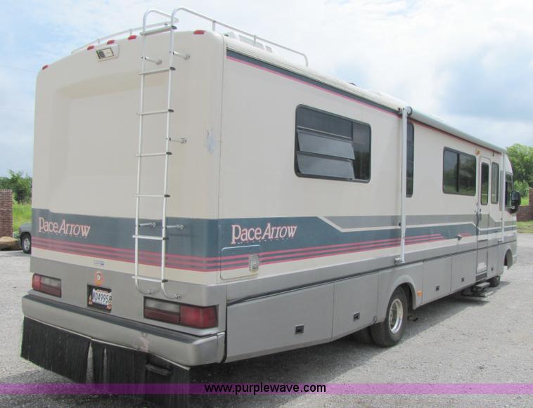 image for item 3381 1992 Fleetwood Pace Arrow RV