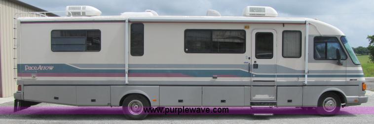 image for item 3381 1992 Fleetwood Pace Arrow RV