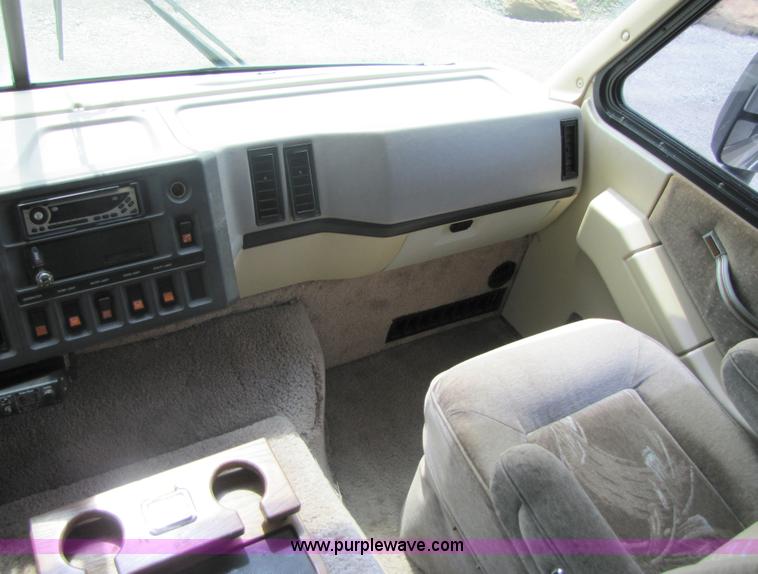 image for item 3381 1992 Fleetwood Pace Arrow RV