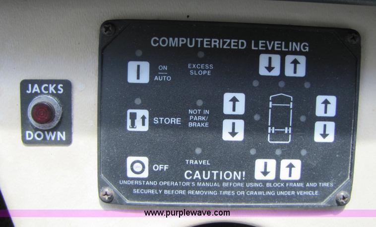 image for item 3381 1992 Fleetwood Pace Arrow RV