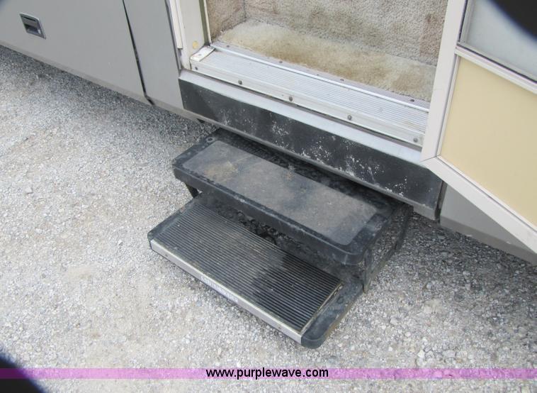 image for item 3381 1992 Fleetwood Pace Arrow RV