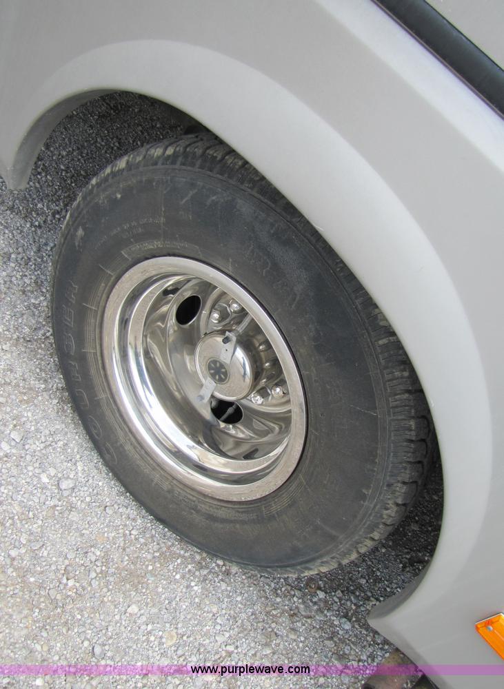 image for item 3381 1992 Fleetwood Pace Arrow RV