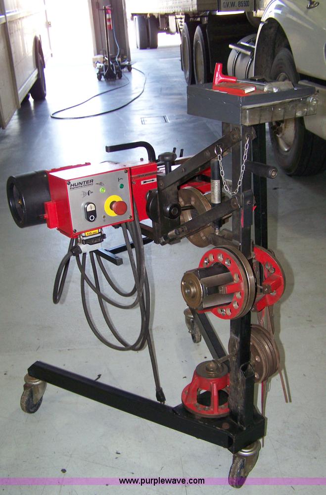 Hunter brake lathe LR113221 in Hays, KS Item 4182 sold Purple Wave